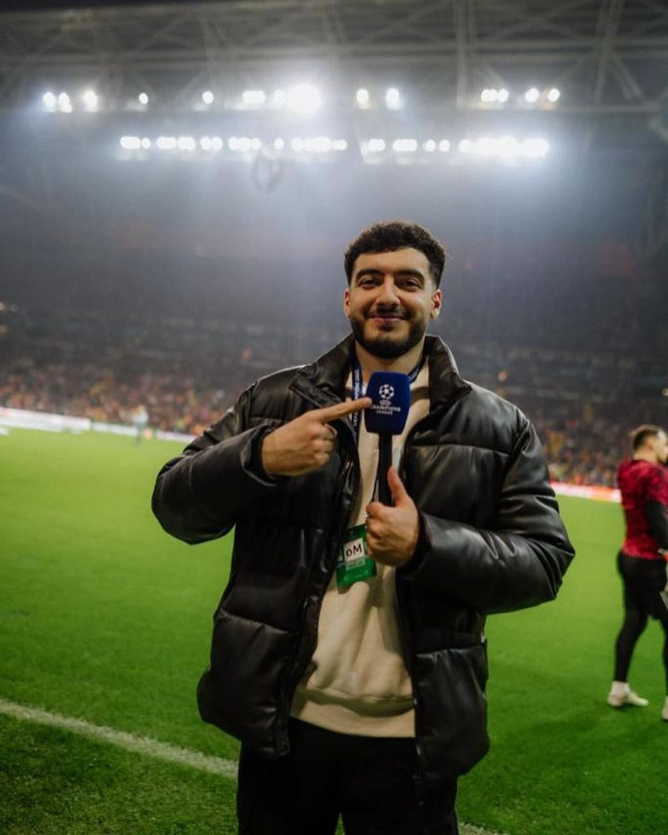 Fan Deniz im Stadion bei #DenizGoesGala.